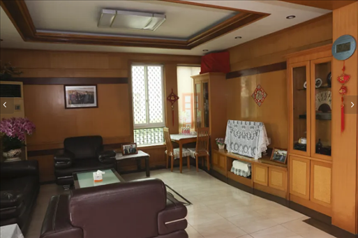 圖為魏來(lái)法家的客廳。