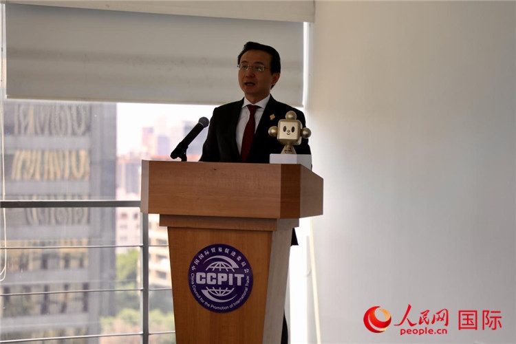 中國(guó)駐墨西哥大使張潤(rùn)發(fā)表講話。人民網(wǎng) 埃內(nèi)斯托·多明戈斯攝