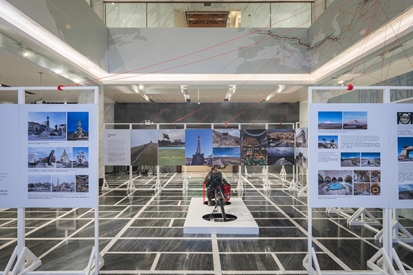 “東游記”展覽。校方供圖