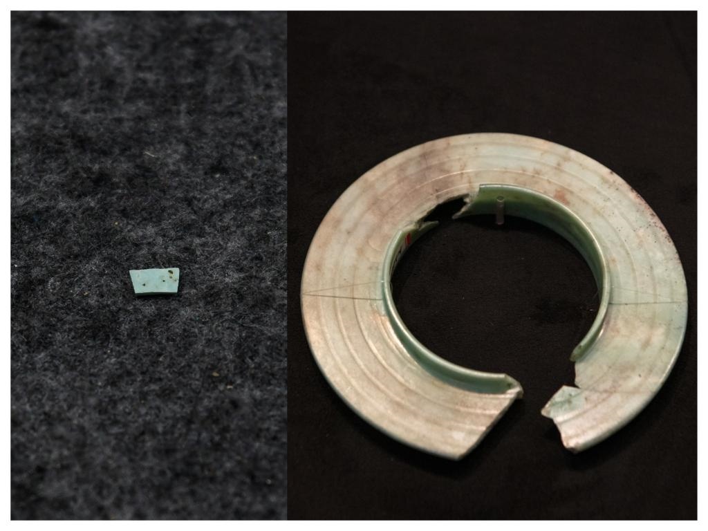 拼版照片：左圖為2024年7月10日拍攝的三星堆遺址出土的綠松石片（新華社記者王曦 攝），右圖為2024年7月21日在三星堆博物館文物保護(hù)與修復(fù)館拍攝的有領(lǐng)玉璧（新華社記者唐文豪 攝）。