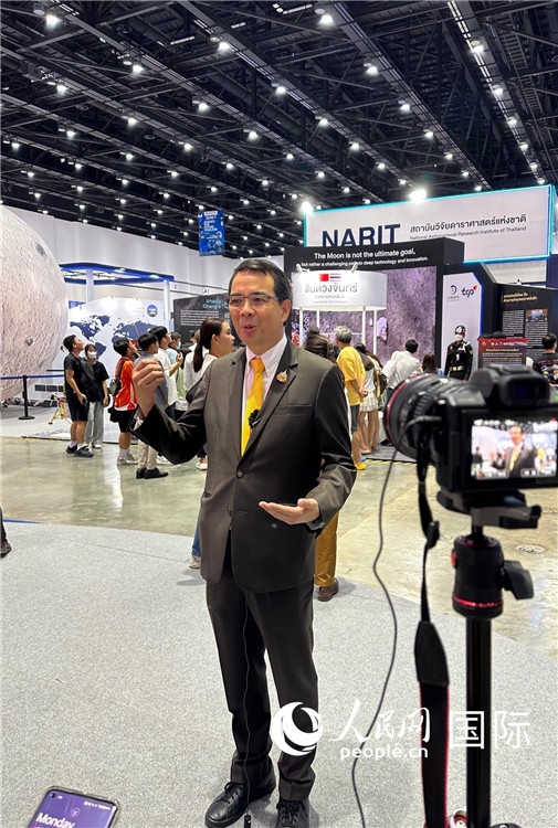 泰國國家天文研究所所長薩蘭接受采訪。人民網(wǎng)記者簡承淵攝