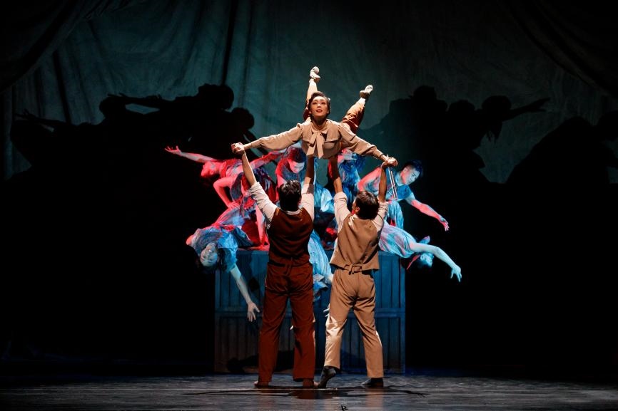 舞劇《熱血當(dāng)歌》演出現(xiàn)場(chǎng)。主辦方供圖