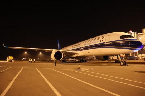 2024年4月24日晚，南航沈陽-法蘭克福CZ8021首航航班在沈陽桃仙國際機場準備起飛。這是國內(nèi)航司在東北地區(qū)開通的首條直飛德國定期航線。