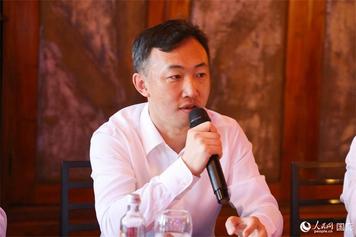 中國駐里約熱內(nèi)盧代總領(lǐng)事王海濤在座談會上致辭。人民網(wǎng)記者 陳海琪攝