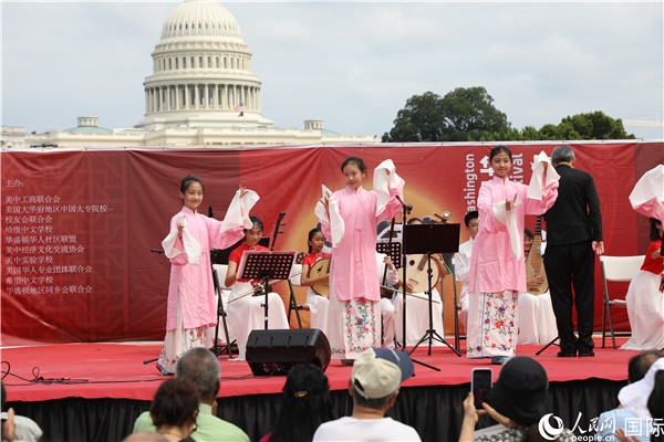 2、在華盛頓中國(guó)文化節(jié)活動(dòng)上，還進(jìn)行了豐富多樣的中國(guó)文化演出。 人民網(wǎng)記者 李志偉攝