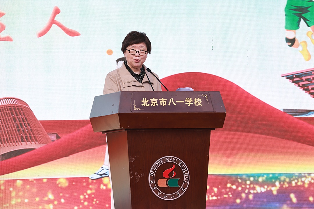 蘇東林院士講授開學(xué)第一課。校方供圖