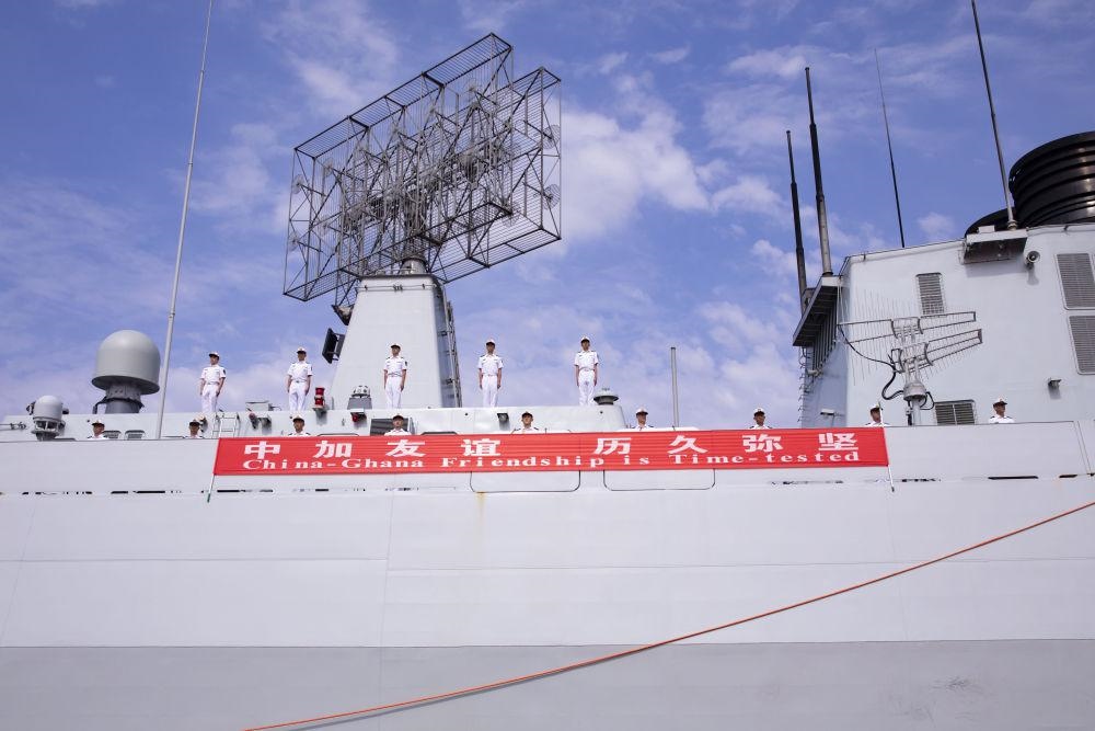 2023年6月27日，中國(guó)海軍第43批護(hù)航編隊(duì)抵達(dá)加納特馬港碼頭，開(kāi)始對(duì)加納進(jìn)行為期4天的友好訪問(wèn)。