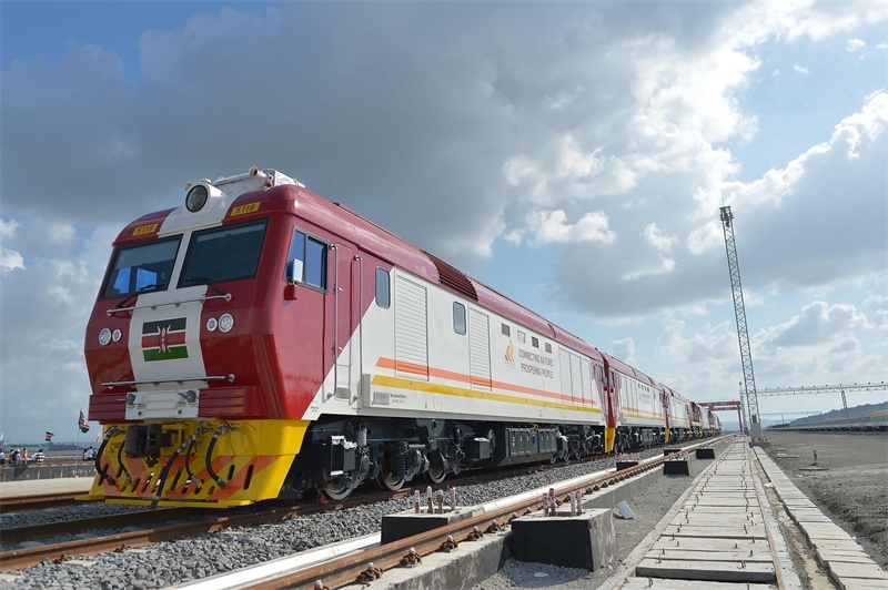 當?shù)貢r間2017年5月30日，肯尼亞蒙巴薩，連接肯尼亞港口城市蒙巴薩和首都內(nèi)羅畢的蒙內(nèi)鐵路正式竣工通車。