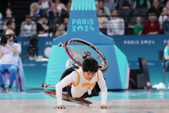 巴黎殘奧會(huì)｜“撞車、摔倒，我們都習(xí)慣了”