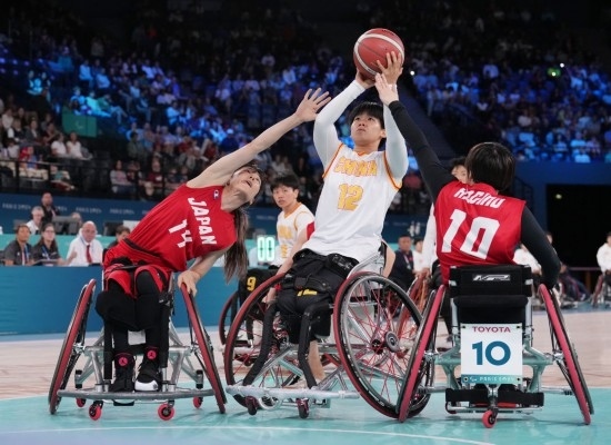 巴黎殘奧會(huì)｜“撞車、摔倒，我們都習(xí)慣了”