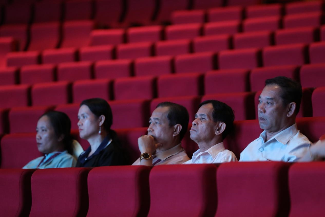 亞洲媒體考察團(tuán)在觀眾席就座?！吨袊?jīng)濟(jì)周刊》記者 肖翊攝