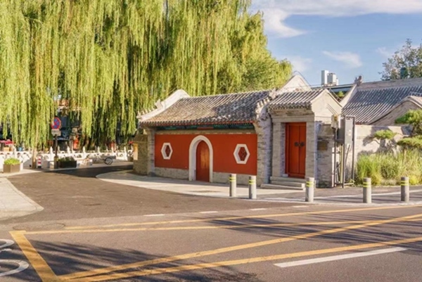 北京建筑大學(xué)古建保護(hù)與利用專業(yè)師生對(duì)北京德勝門內(nèi)大街開展空間品質(zhì)綜合提升項(xiàng)目，圖為項(xiàng)目竣工后的實(shí)景圖。校方供圖