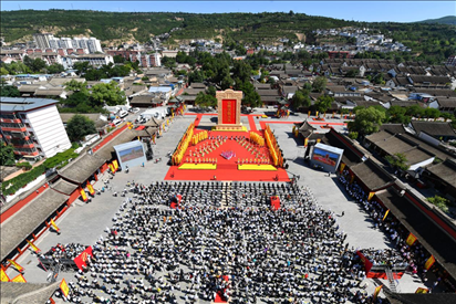 公祭伏羲大典現(xiàn)場。新華社發(fā)（周文濤 攝）