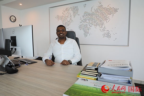 圖為Kerchanshe公司執(zhí)行總裁伊思拉爾·德格。人民網(wǎng)記者 沈小曉攝