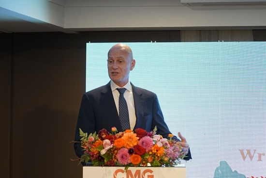 澳大利亞旅游局東半球市場(chǎng)及國際航司業(yè)務(wù)執(zhí)行總經(jīng)理何安哲在活動(dòng)上致辭。張舒惠攝