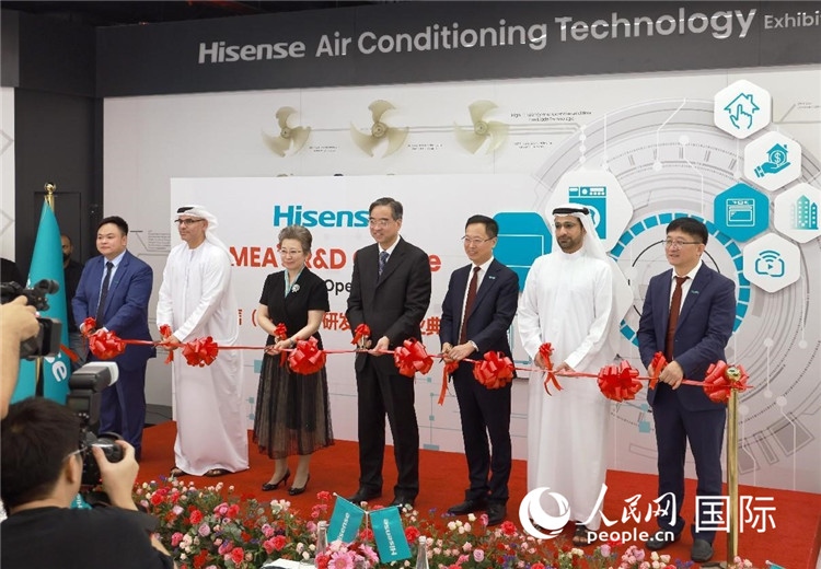 圖為開(kāi)業(yè)剪彩儀式。人民網(wǎng)記者管克江攝