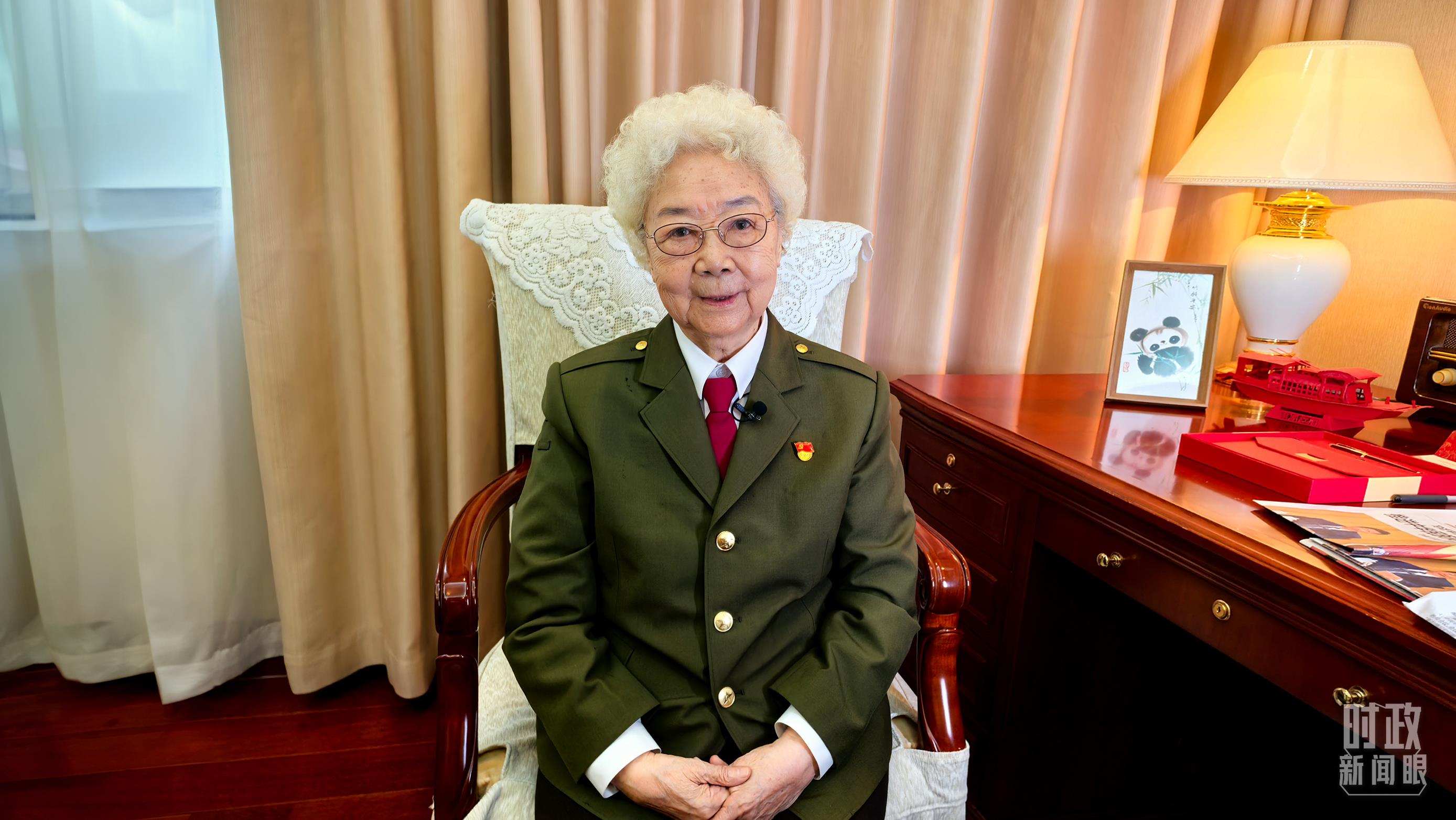 “人民藝術(shù)家”國(guó)家榮譽(yù)稱(chēng)號(hào)獲得者田華。（總臺(tái)央視記者史偉拍攝）