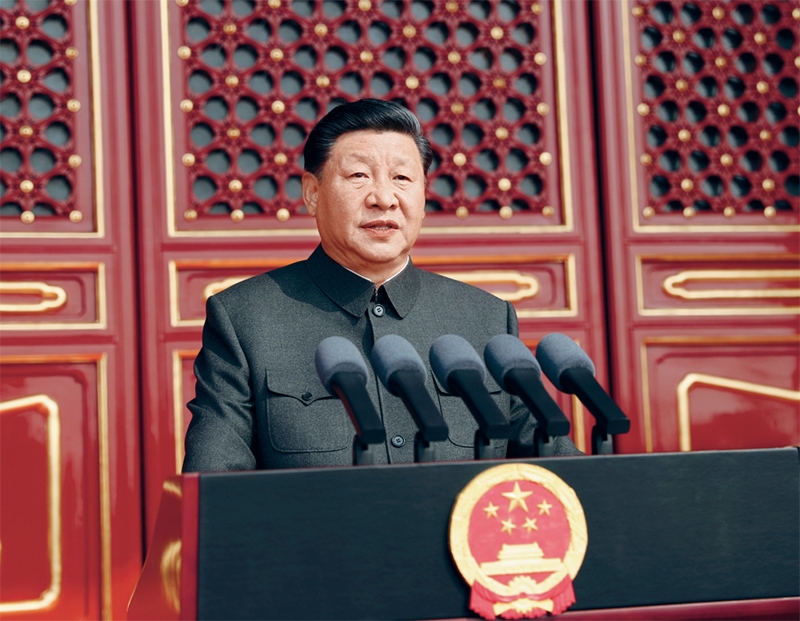 2019年10月1日，慶祝中華人民共和國(guó)成立70周年大會(huì)在北京天安門(mén)廣場(chǎng)隆重舉行。中共中央總書(shū)記、國(guó)家主席、中央軍委主席習(xí)近平發(fā)表重要講話。 新華社記者 鞠鵬/攝