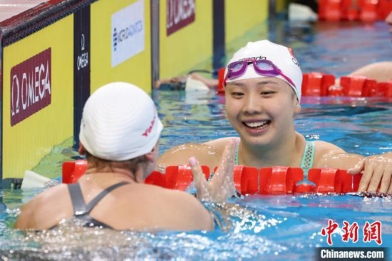 10月19日晚，2024年世界泳聯(lián)游泳世界杯上海站結(jié)束第二個比賽日的爭奪。圖為中國選手唐錢婷在女子100米蛙泳決賽中。 中新社記者 湯彥俊 攝