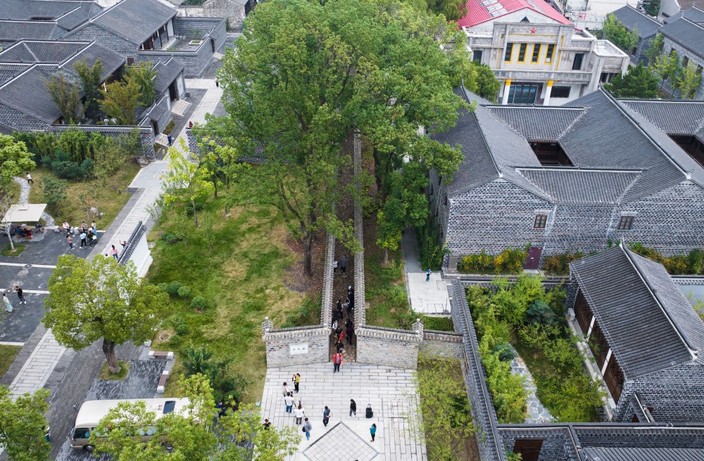 ↑位于安徽省桐城市的六尺巷。