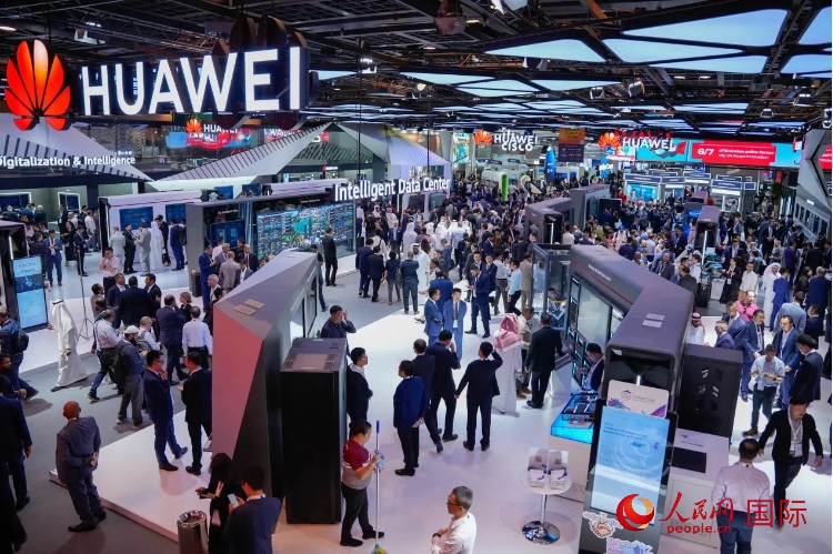 華為展臺(tái)。人民網(wǎng) 塔里克·易卜拉欣攝