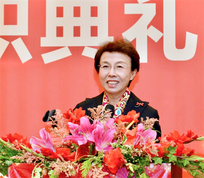 中國(guó)僑聯(lián)副主席程紅出席比利時(shí)浙江籍僑團(tuán)聯(lián)盟第二屆主席團(tuán)就職典禮并致辭。比利時(shí)浙江籍僑團(tuán)聯(lián)盟供圖