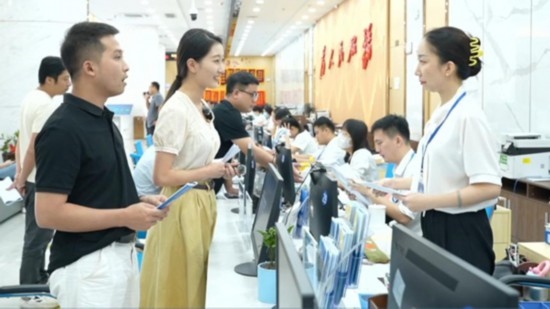 直播現(xiàn)場(chǎng)。海南省營(yíng)商廳供圖