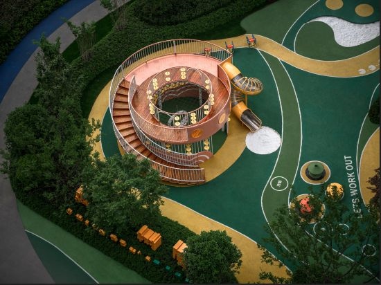 改造后的中鐵臻庭小區(qū)森林樹屋。 王碩敏 攝