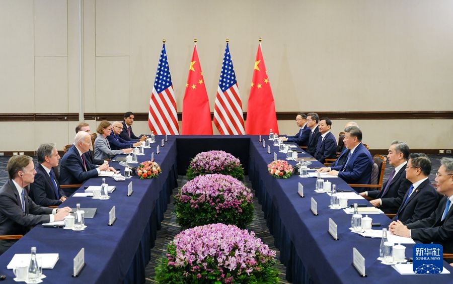 當(dāng)?shù)貢r(shí)間11月16日下午，國(guó)家主席習(xí)近平在利馬同美國(guó)總統(tǒng)拜登舉行會(huì)晤。新華社記者 丁林 攝