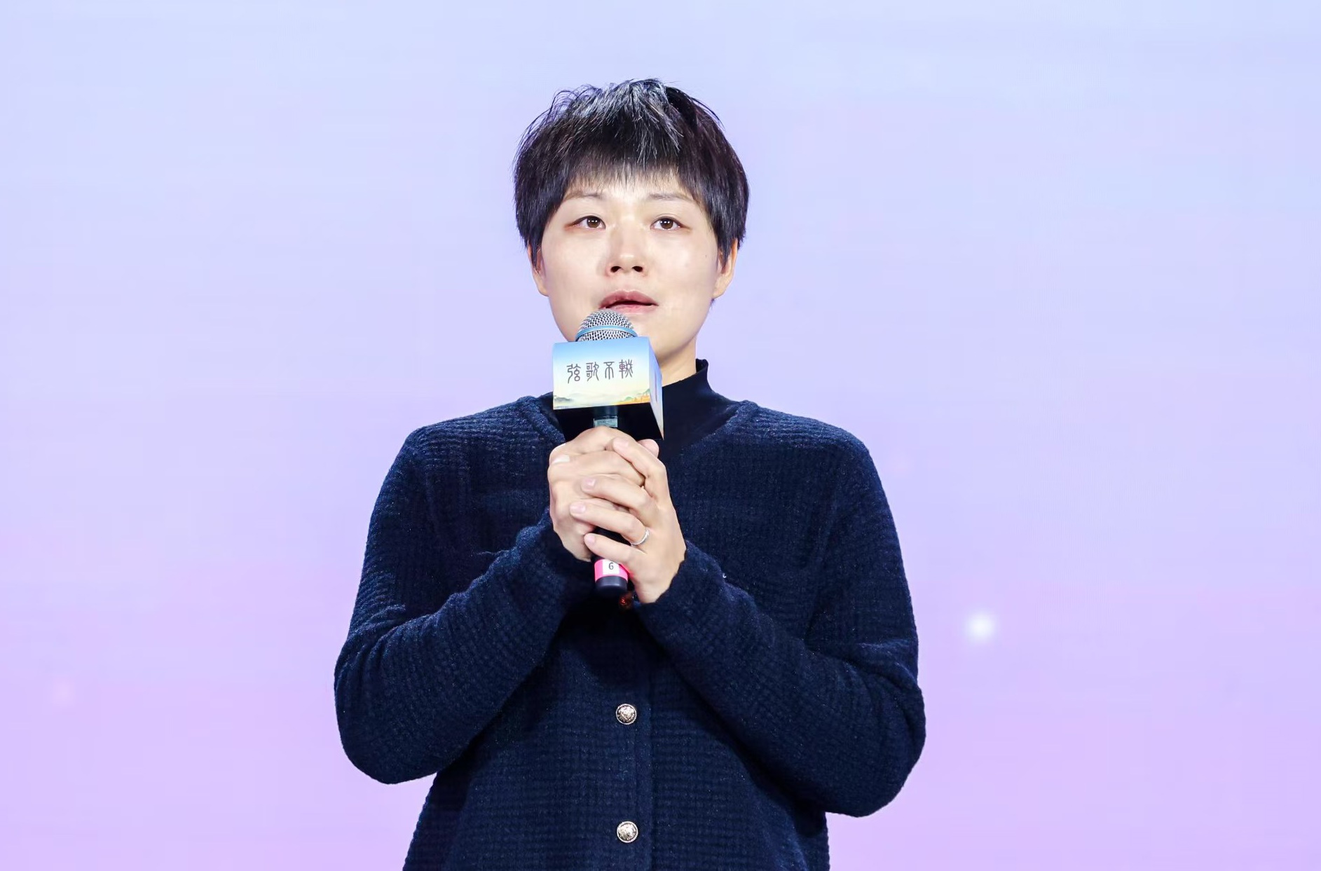 “中國好人”欒留偉妻子薛巧艷。人民視頻供圖。