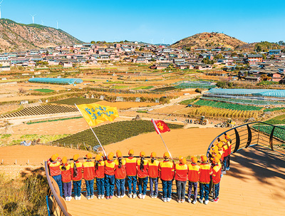 學生在攀枝花迤沙拉歷史文化主題研學基地參觀。 石 磊攝