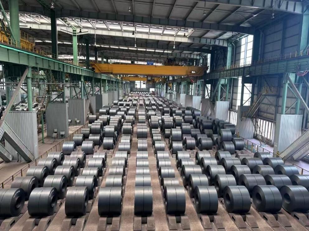 某鋼鐵工廠的自動生產(chǎn)線。人民網(wǎng)記者 王紹紹攝