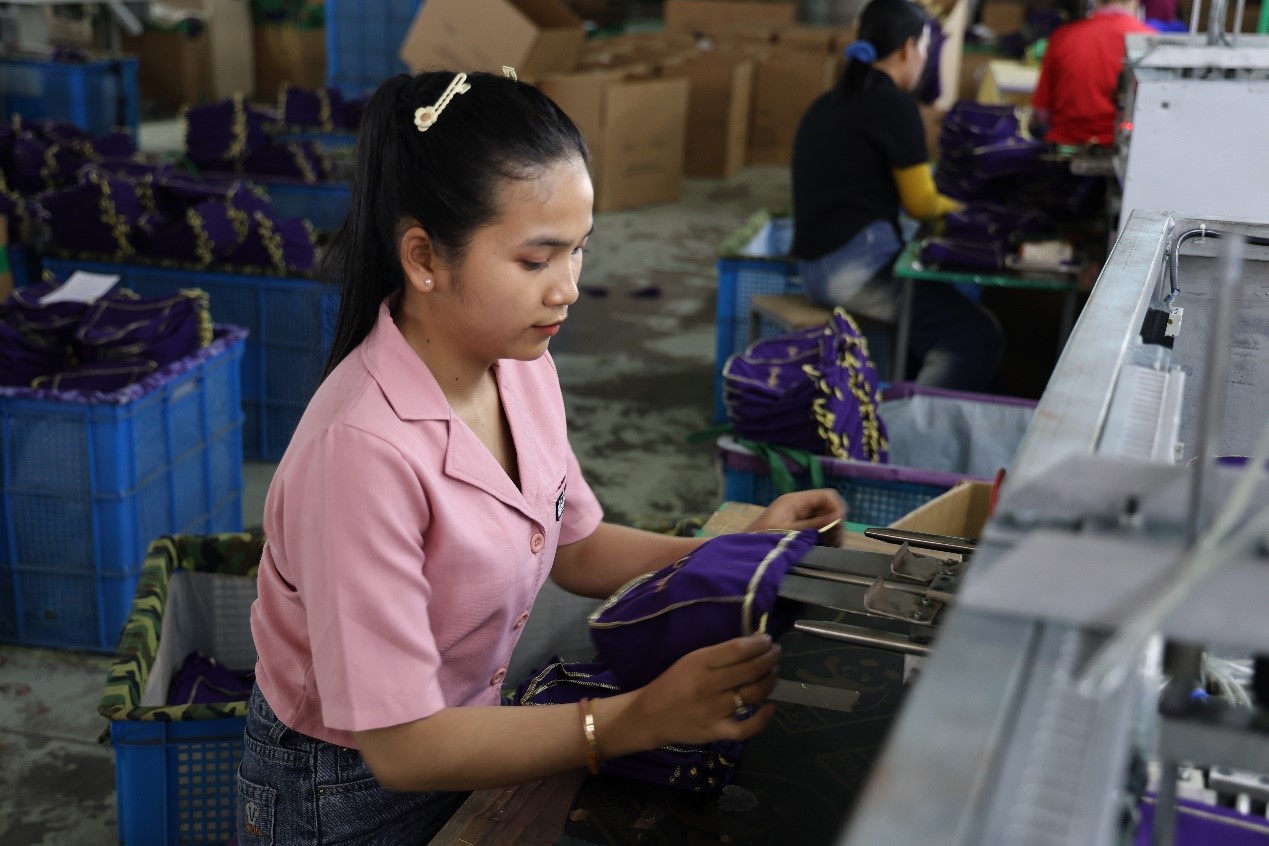 達(dá)尼在西港特區(qū)內(nèi)工作。西港特區(qū)供圖