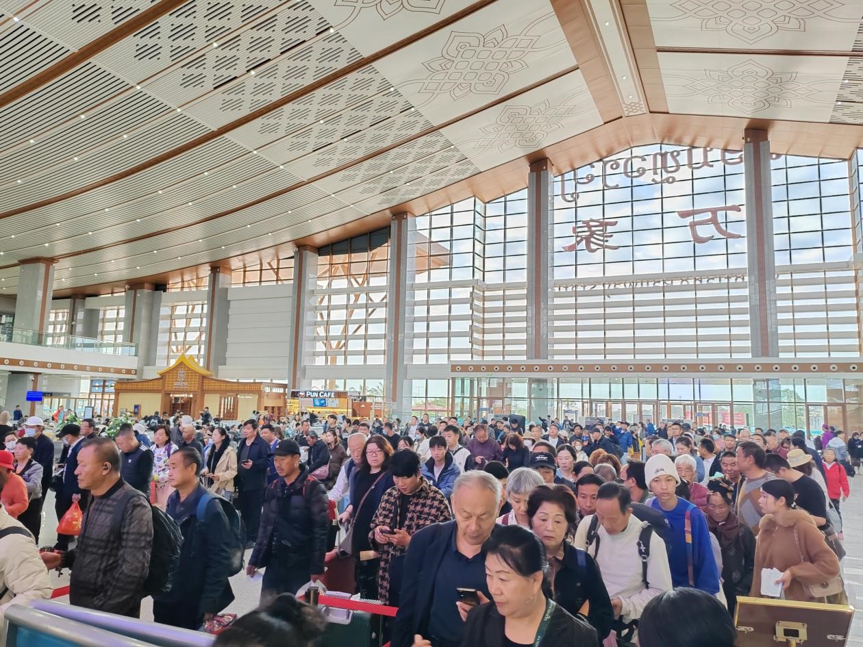 春節(jié)期間的中老鐵路萬象站。李加勇攝