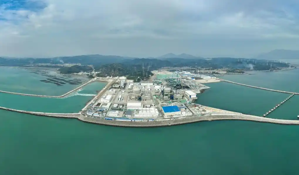 △2025年1月1日0時(shí)17分，經(jīng)過168小時(shí)滿功率連續(xù)運(yùn)行考核，漳州核電1號機(jī)組正式投入商業(yè)運(yùn)行。