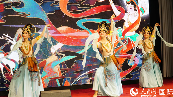 敦煌舞蹈表演。人民網 蔣曉辰攝