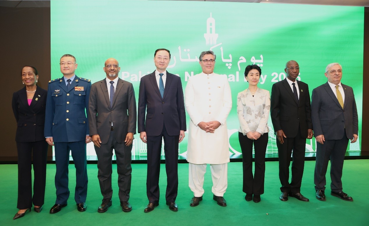 出席招待會(huì)的主要嘉賓合影。巴基斯坦駐華大使館供圖