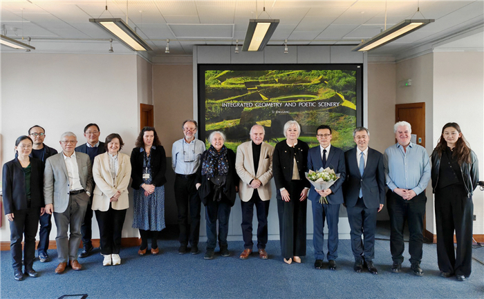 參加開幕式和學術(shù)交流活動的嘉賓合影?；顒又鬓k方供圖