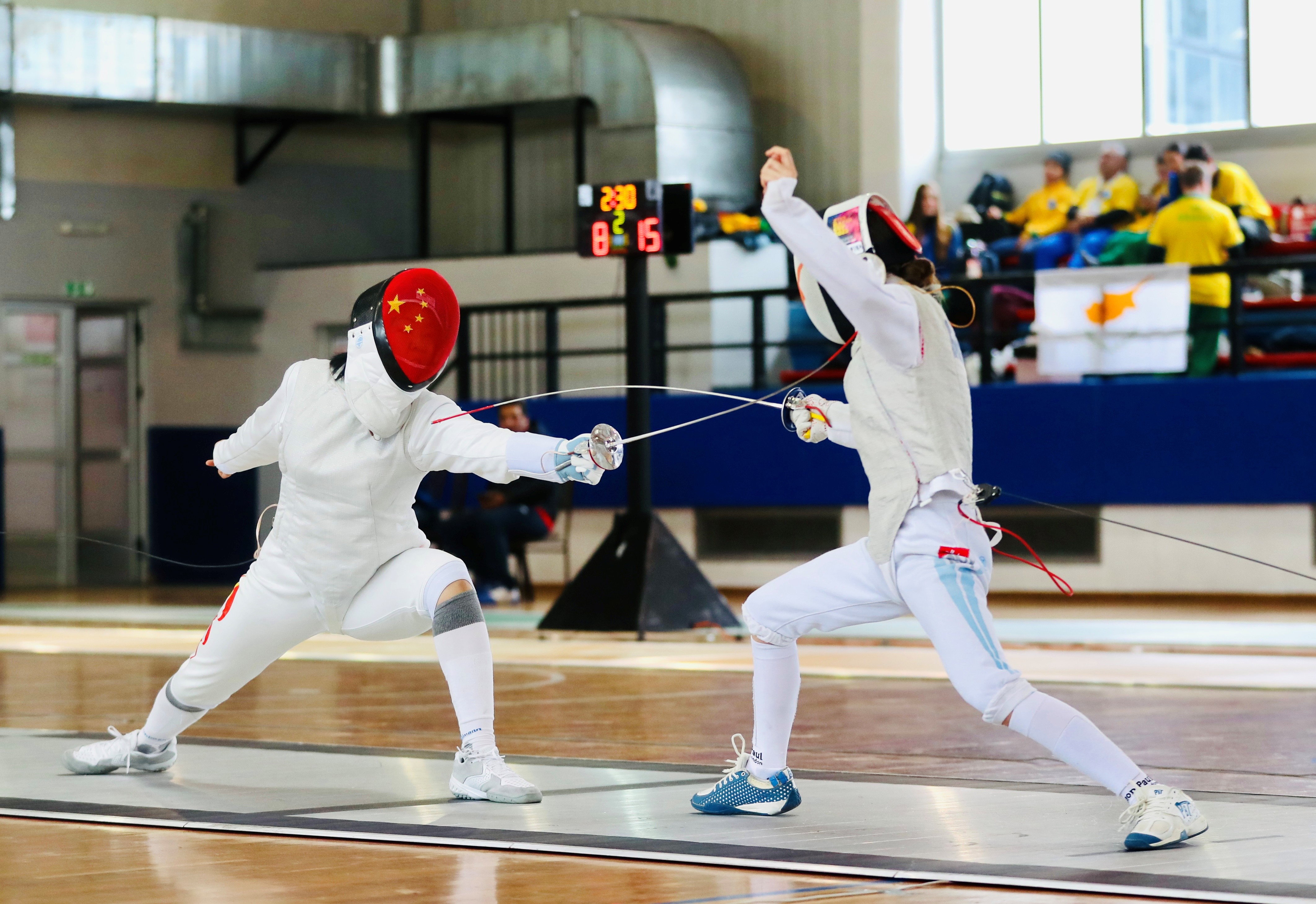 閔文珺（左）在比賽中。圖片來源：中國中學(xué)生體育代表團