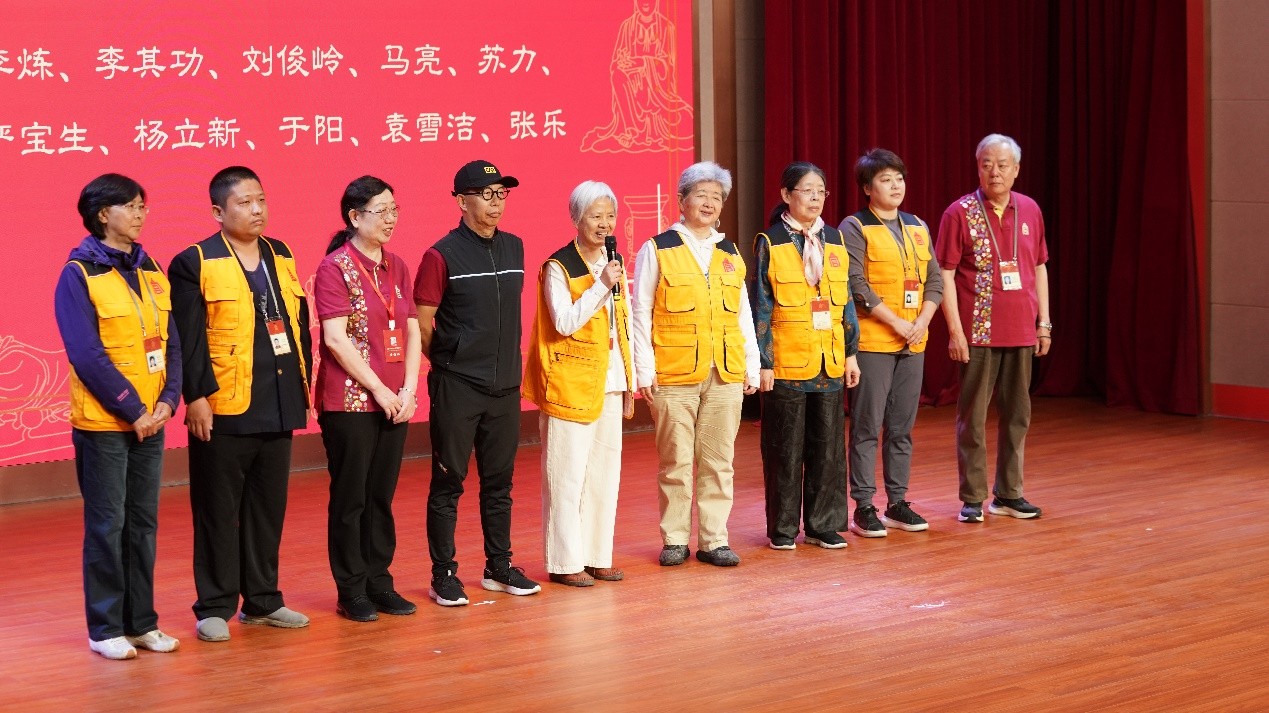 服務滿二十年志愿者代表發(fā)表感言。故宮博物院供圖