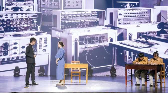 第二屆弘揚“兩彈一星”精神話劇大賽決賽現(xiàn)場。學校供圖