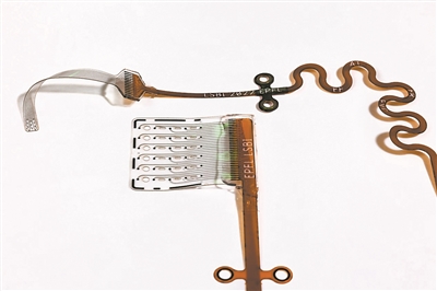 新開發(fā)的ABI旨在輕柔地貼合腦組織，提高信號精度和患者舒適度。圖片來源：瑞士洛桑聯(lián)邦理工學院