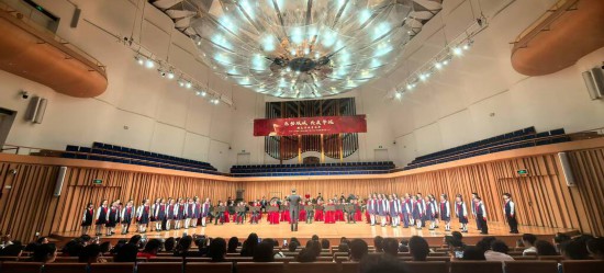 重慶大學城樹人小學校管樂團參加比賽。