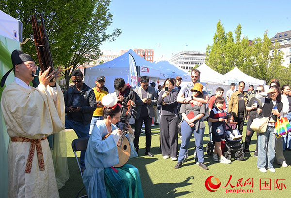 明月民樂工坊展示。人民網(wǎng)記者 殷淼攝