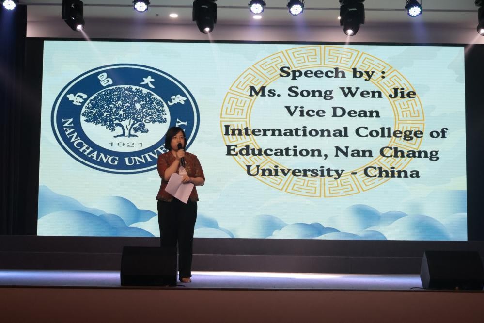 宋文杰致辭。哈山努丁大學(xué)孔子學(xué)院供圖